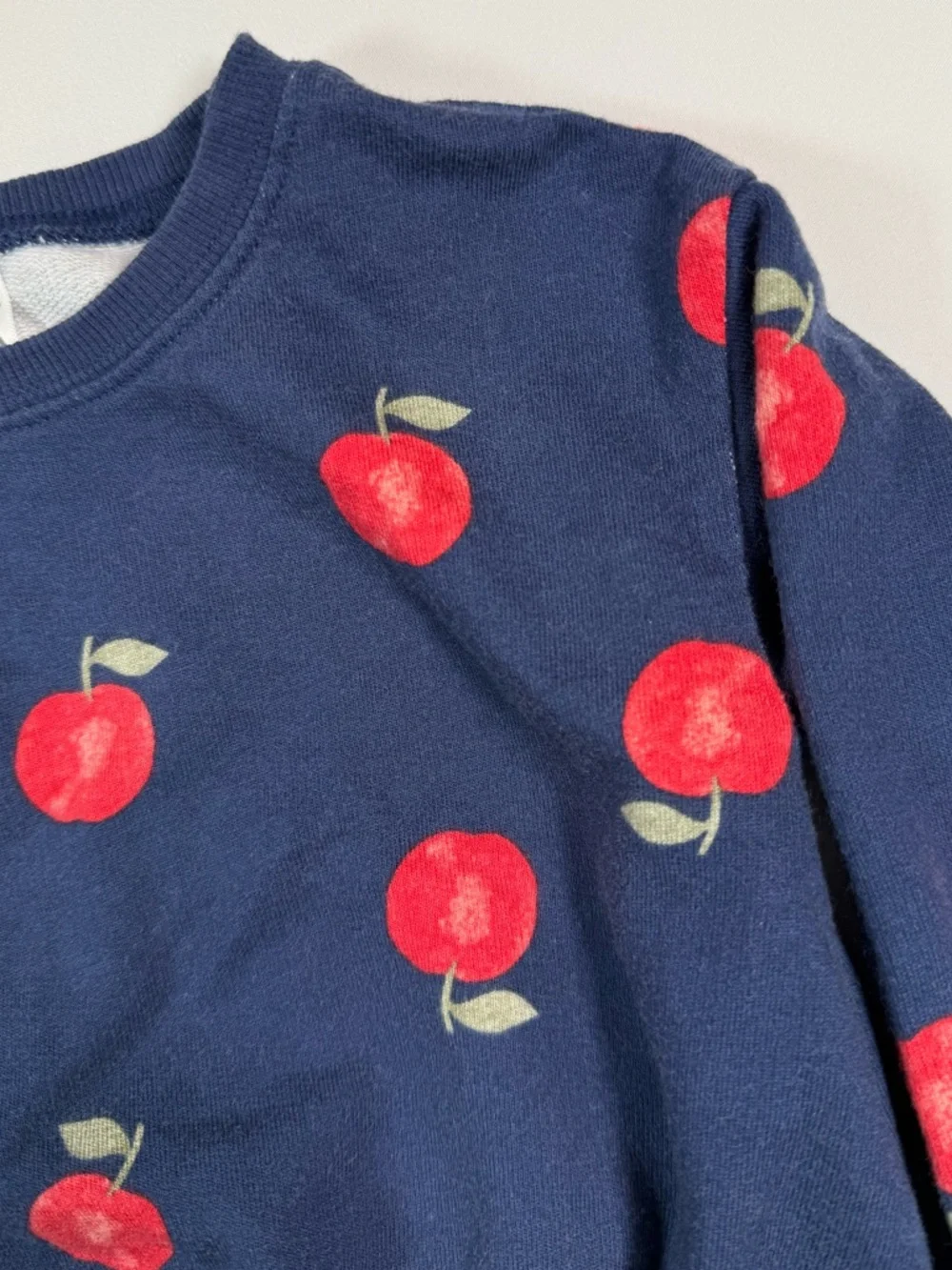 CARTERS Girls Apple Print Sweatshirt 2T‎ Navy Red Fruit Cozy Cottagecore Preppy